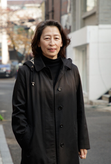 숲속 책 쉼터, 도시농업지원센터 등 소규모 공공건축 사업에서 주목할 성과를 내고 있는 이소진 건축사사무소 리옹 소장은 “불특정 다수의 시민들이 이용하는 공공의 장소에서 진정한 휴식을 취하는 모습에서 보람을 느낀다”고 했다. [조영철 기자]