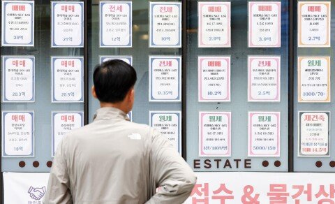 서울 아파트 월세 비중 50% 처음 돌파… 전세 거래 27% 줄어 주거비 부담 커져
