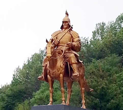 육군보병학교(전남 장성군)에 세워진 여진 정벌의 명장 윤관(尹瓘·1040~1111) 동상.[사진제공·육군보병학교]