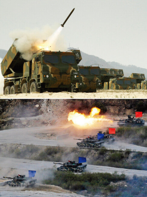 다련장로켓 ‘천무’ 훈련 모습(위)과 기동훈련을 하고 있는 육군 전차부대. [동아DB]