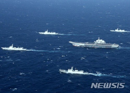 US warships pass through the Taiwan Strait… China responds to the dispatch of the’Shandong Carrier Corps’