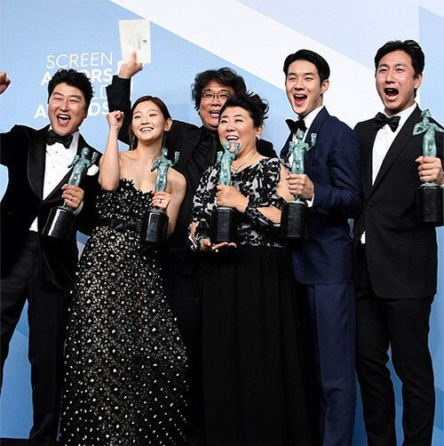パラサイト が全米映画俳優組合最高賞を受賞 東亜日報