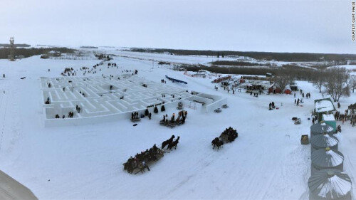 캐나다 농장주가 만든 거대 눈 雪 미로 세계 신기록 소다