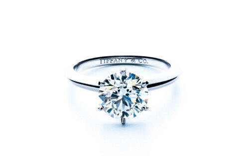결혼반지의 대명사로불리는 티파니 세팅(Tiffany Setting)링. [사진 제공 · 티파니]
