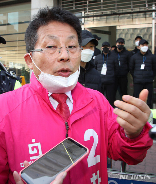 세월호 사건과 관련한 망언으로 논란을 불러 일으켰던 차명진 전 의원. [뉴시스]