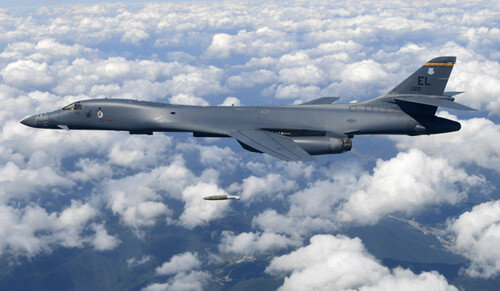 죽음의 백조라 불리는 B-1B 폭격기. [공군 제공] 