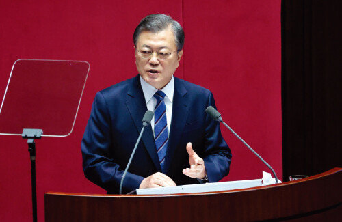 10월 28일 국회 본회의장에서 시정 연설을 하고 있는 문재인 대통령. [청와대사진기자단]