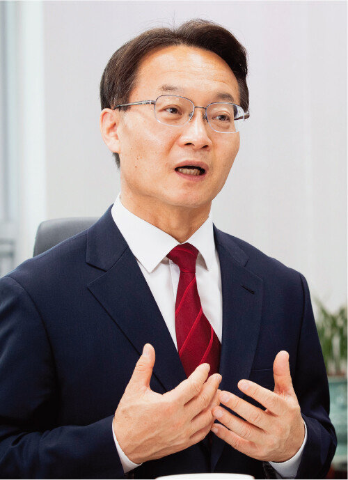 국민의힘 조해진 의원이 5월 4일 서울 여의도 국회 의원회관에서 당대표 경선 공약을 설명하고 있다. [지호영 기자]