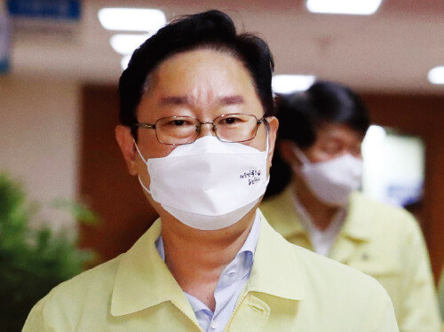 8월 3일 박범계 법무부 장관은 “로톡이 변호사 단체 측 문제 제기에 응할 생각이 있는지 알아보도록 법무과장에게 지시했다”고 말했다. [뉴시스]