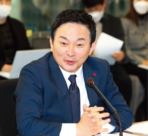 원희룡 국토교통부 장관이 2022년 12월 26일 서울 종로구 시도지사협의회 사무실에서 열린 ‘국토교통부-시도지사협의회 간담회’에 참석해 모두 발언을 하고 있다. [뉴시스]