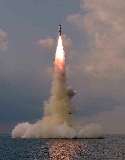 북한이 지난해 10월 19일 발사한 소형 잠수함발사탄도미사일(SLBM). [뉴스1]