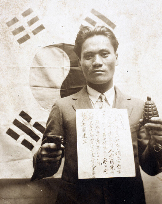 1932년 4월 26일 윤봉길 의사의 한인애국단 선서식 모습. [사진 제공·국가기록원]