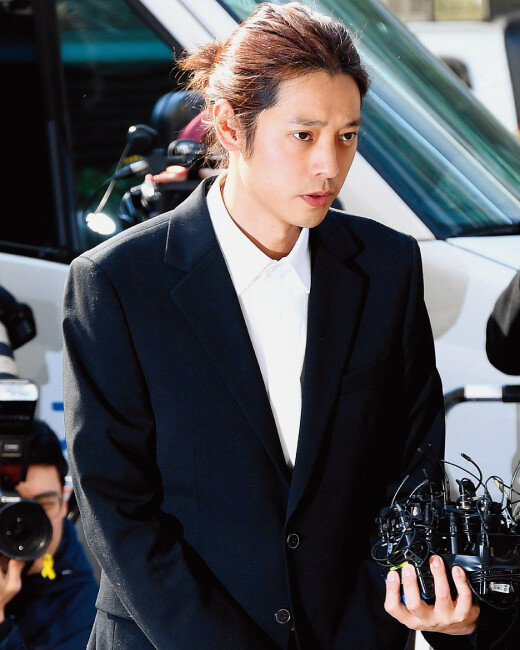 성관계 동영상을 몰래 촬영해 유포한 혐의를 받고 있는 가수 정준영. [뉴시스]