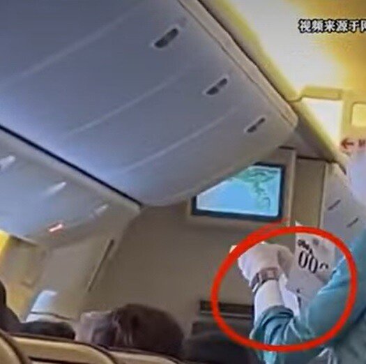 China’s Dalian Airport distributes ‘white tickets’ to passengers departing from Korea… Retaliation action ‘controversy’ China’s Dalian Airport distributes ‘white tickets’ to passengers departing from Korea… Retaliation action ‘controversy’