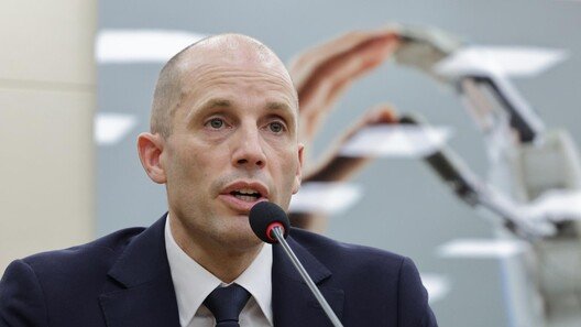 쿠팡 대표 “한국어 몰라 소통 어렵다”…질의에 같은 답변 되풀이