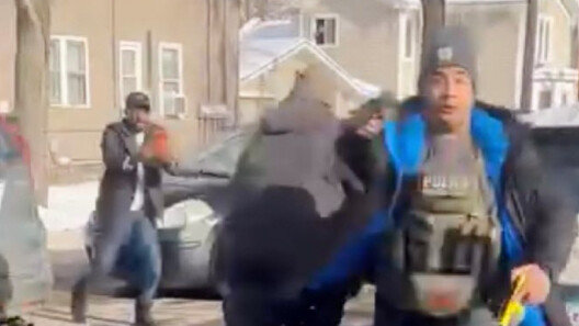 美, 귀화자 시민권 대규모 박탈 추진…“매달 100~200명  목표”