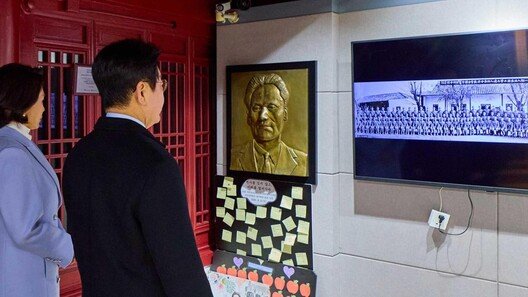 윤봉길 의거현장 찾은 李 “대결이 아닌 협력의 외교 필요”