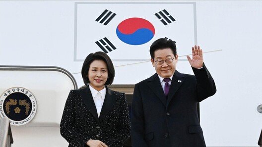 중국 이어 일본 방문하는 이 대통령[청계천 옆 사진관]