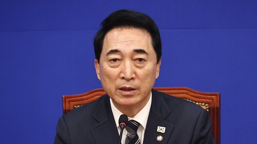 與 박수현 “김병기 징계 절차, 이르면 1월 말 결론 나올 듯”