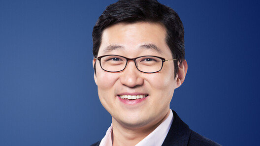 쿠팡 김범석, 정보유출 99일만에 영어로 “사과”