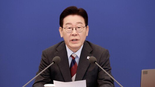 李 “주유소 휘발유 가격 폭등, 제재 방안 논의해야”