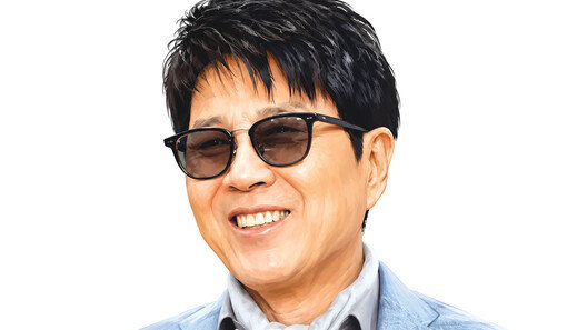 고독과 악수하며 산이 되어 가다[내가 만난 명문장/유성호]