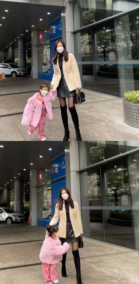 Kim Seong-eun,’Mom Nowadays’ mini skirt flex with three children