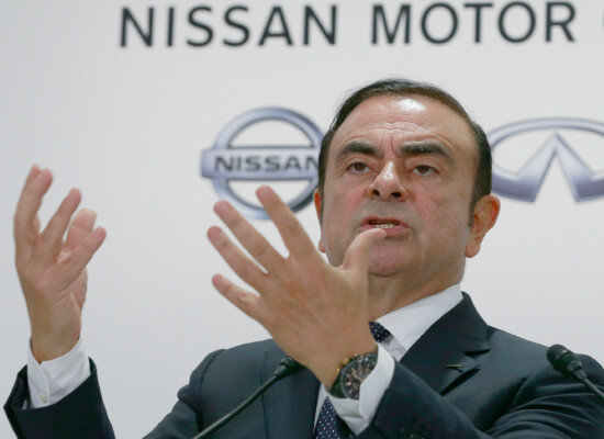 카를로스 곤은 ‘경영의 신’에서 도망자 신세가 됐다. [뉴시스]