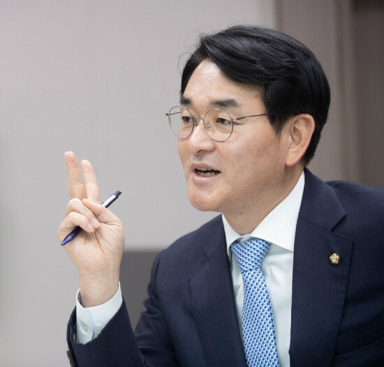 박용진 더불어민주당 의원은 “한 시대의 성과는 국민이 이룩한 성과”라고 말했다. [조영철 기자]