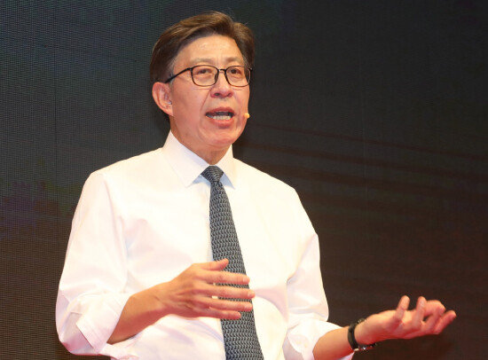 지난해 12월 15일 부산시장 보궐선거 출마 선언을 하는 박형준 동아대 교수. [뉴스1]