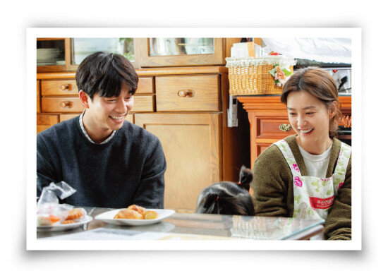 영화 ‘82년생 김지영’의 정대현(공유 분  ·  왼쪽)과 김지영(정유미 분). [사진 제공 · 롯데엔터테인먼트]