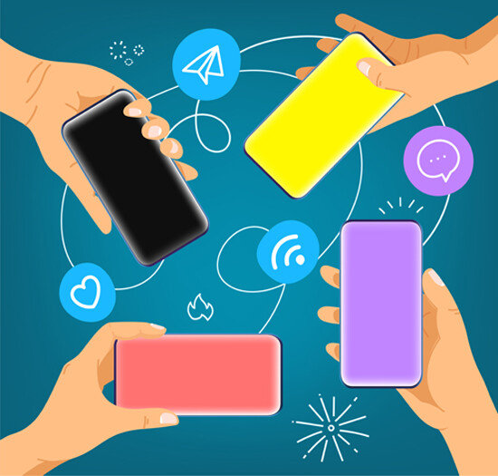 애프터 코로나 시대에는 스마트폰을 활용한 생활이 표준이 될 가능성이 높다.