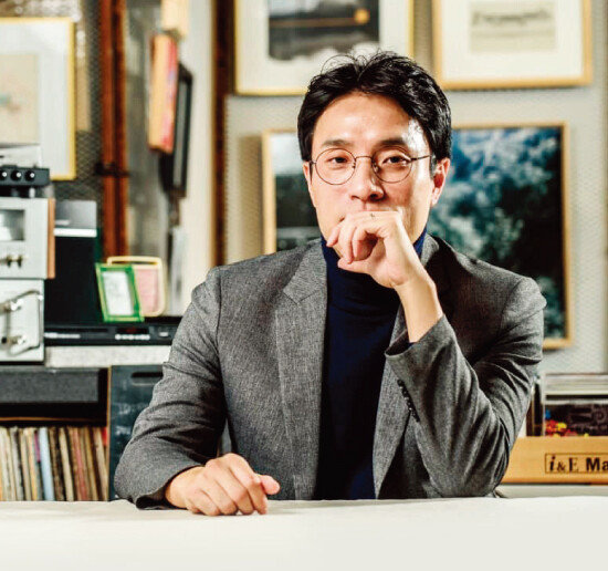 김영대는… 
음악평론가. 연세대 졸업 후 미국 워싱턴대에서 음악학으로 박사학위 취득. 한국과 미국을 오가며 집필 및 강연 활동을 하고 있다. 저서로 ‘BTS : THE REVIEW’ 등이 있으며 유튜브 ‘김영대 LIVE’를 진행 중이다. [사진 제공 · 김영대]