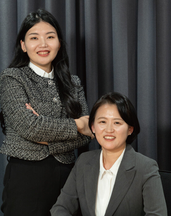 더불어민주당 영입인재 1호 박지혜 변호사(오른쪽)와 국민의힘 기후 문제 전문가 정혜림 전 SK 경영경제연구소 리서치 펠로우. [홍태식 객원기자]