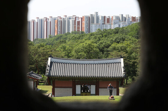 경찰, 김포 '왕릉 아파트' 건설 3개사 대표 검찰 송치｜동아일보