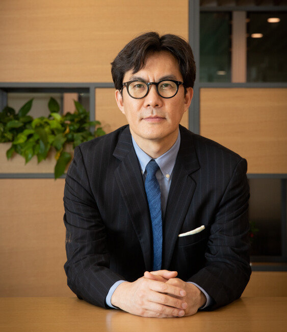 김경민 서울대 환경대학원 교수는 “부동산은 상승과 하락을 반복한다. 거품이 꺼지면 집을 살 기회가 온다”고 강조했다. [박해윤 기자]