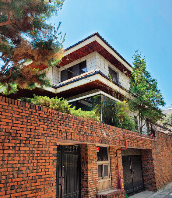 서울 강남구 삼성동에 있는 박근혜 전 대통령의 옛 사저. [김우정 기자]