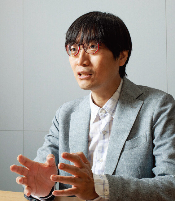 “가상자산 사기는 확신에서 시작된다”고 말하는 김태권 만화가. [조영철 기자]