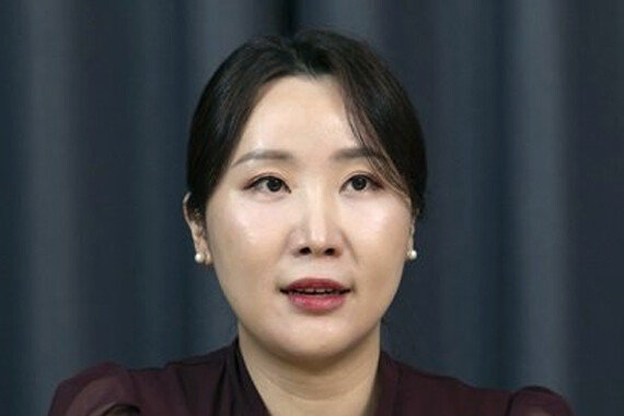 “반도체 투자, 다양한 호재 있는 <br>삼성전자에 힘 실을 필요”