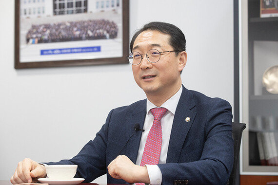 “충격받지 말고 담담하게 대응하는 것이 최선”