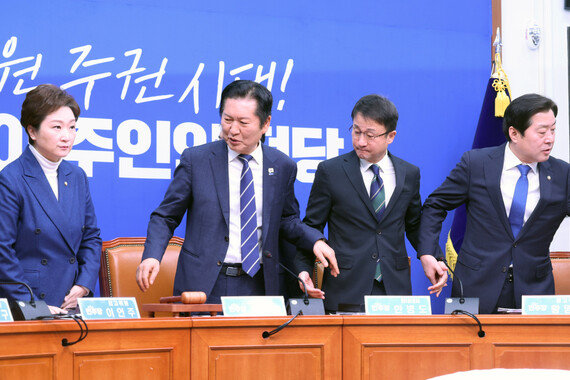 정권 심판보다 ‘정부에 힘 실어주자’ 우세