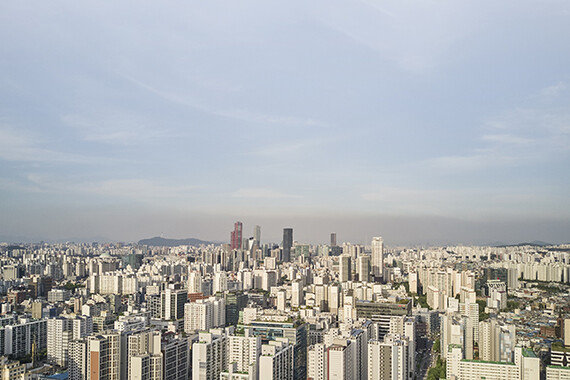 “‘여권 이탈’ 제약적이나<br> ‘중도·보수층 결집’ 가능”