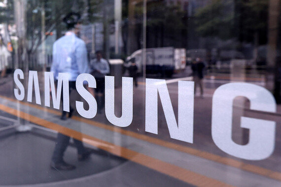 ‘12만 전자’ 코앞… <br>외국인·기관 사고, 개인은 팔았다