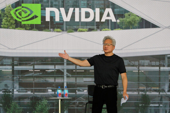 젠슨 황, 고향 대만을 ‘AI 슈퍼 허브’로 만든다