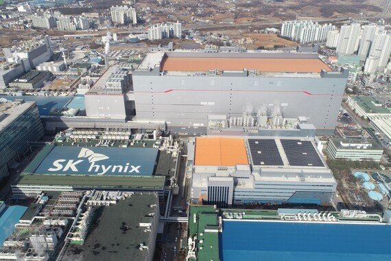 외국인, 주주환원 재료 소멸 SK하이닉스·삼성전자 8조 순매도