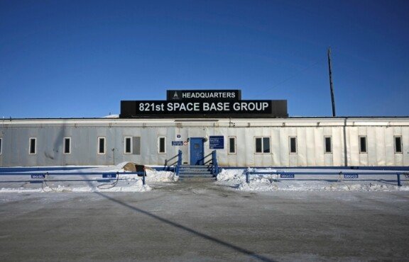 그린란드 북서부 76도선상에 위치한 피투피크 우주기지. 이 기지에는 약 150명의 미 공군과 우주군 요원이 주둔하고 있다. 뉴시스