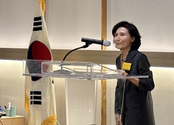 김문수 국민의힘 대선후보의 부인 설난영 여사가 5월 14일 서울 강남구에서 열린 조찬포럼에 참석해 인사말을 하고 있다. 뉴시스 