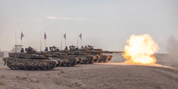 2024년 10월 21일 카타르 연합훈련에 참여한 K2전차가 포사격을 하며 맹위를 떨치고 있다. 육군