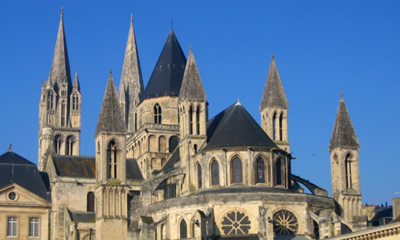 1068년 로마네스크 양식으로 지어진 프랑스 캉의 생테티엔 수도원 성당 전경. 위키피디아