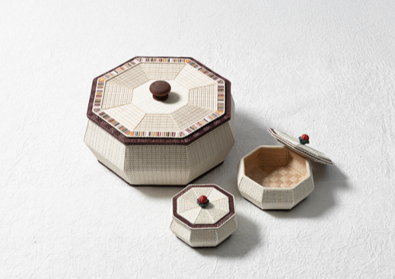 한지연사로 만든 팔각 둥그미.